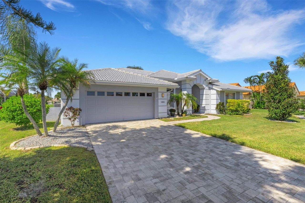 4806 Peridia Boulevard E, Bradenton, FL 34203 Photo