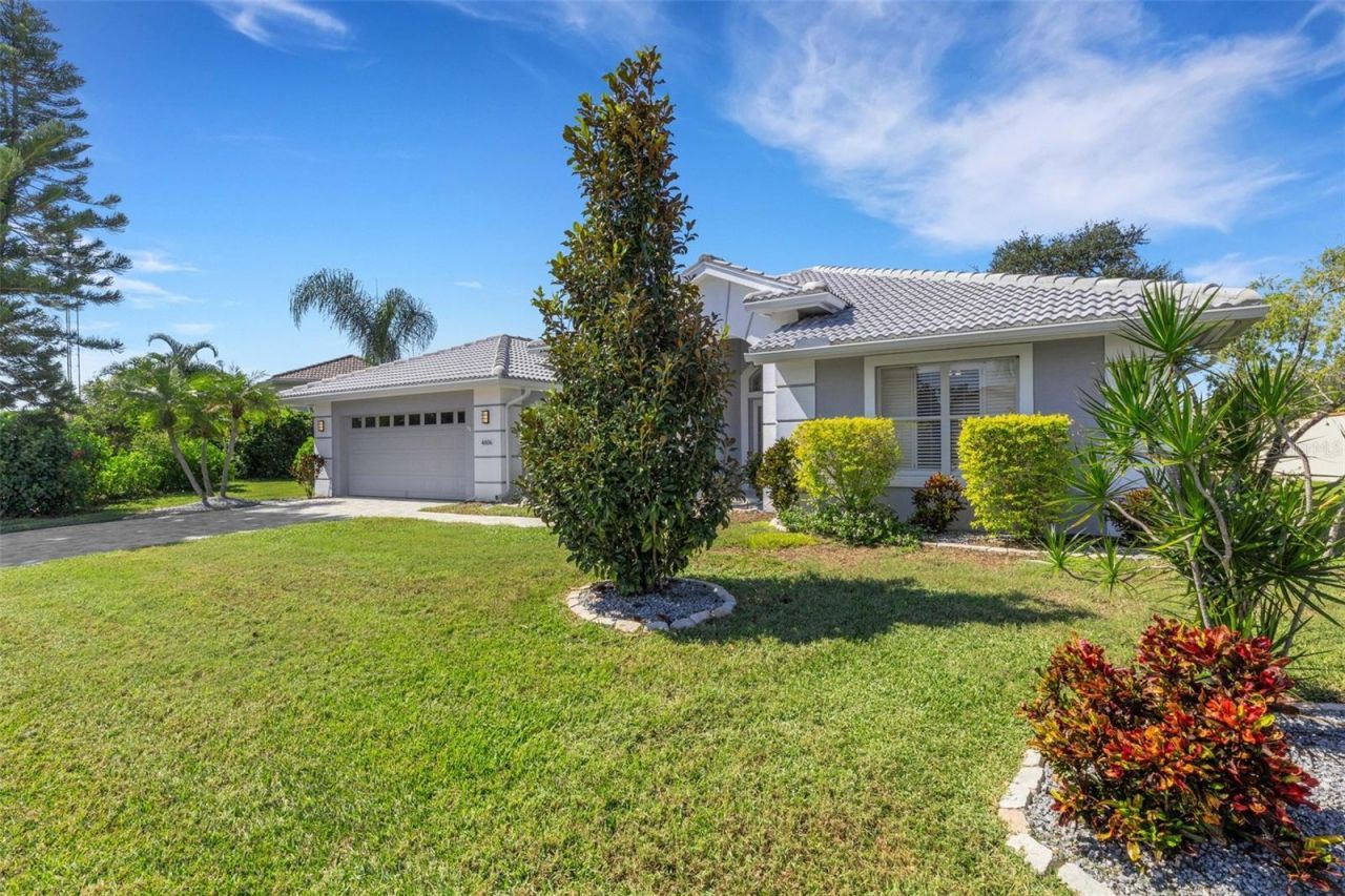 4806 Peridia Boulevard E, Bradenton, FL 34203 Photo