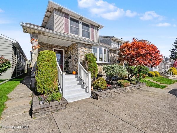 405 Carleton Avenue, Hazleton, PA 18201