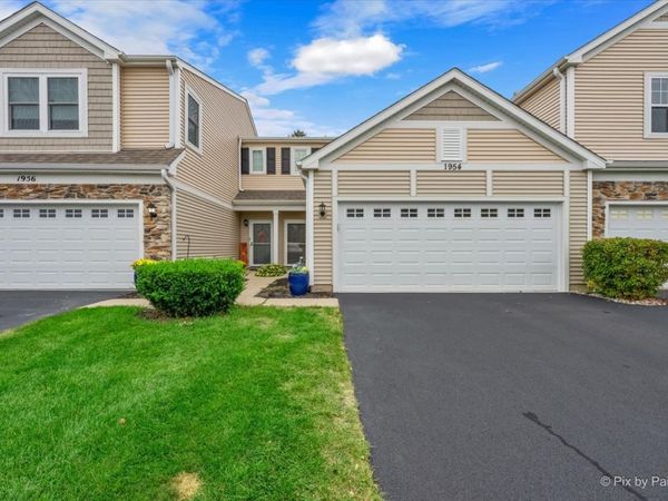 1954 Cobblestone Drive, Carpentersville, IL 60110