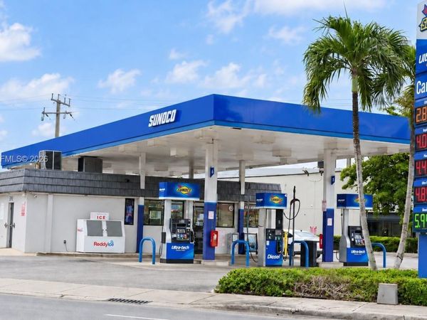 2890 Palm Ave , Hialeah, FL 33010
