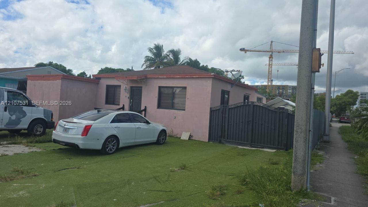 991 E 22nd St , Hialeah, FL 33013 Main Photo