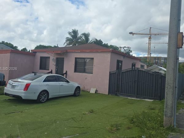 991 E 22nd St , Hialeah, FL 33013