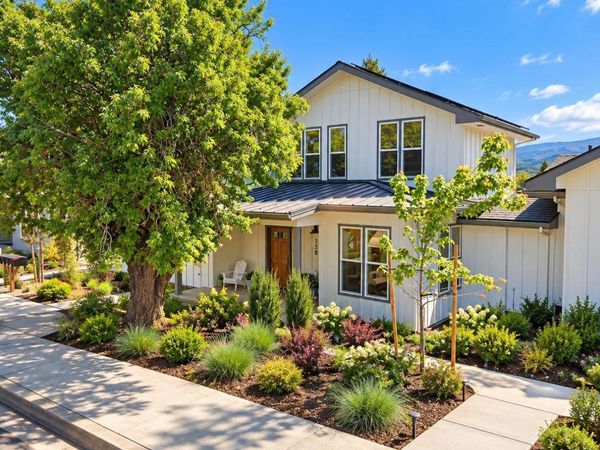 158 N Mountain Avenue, Ashland, OR 97520