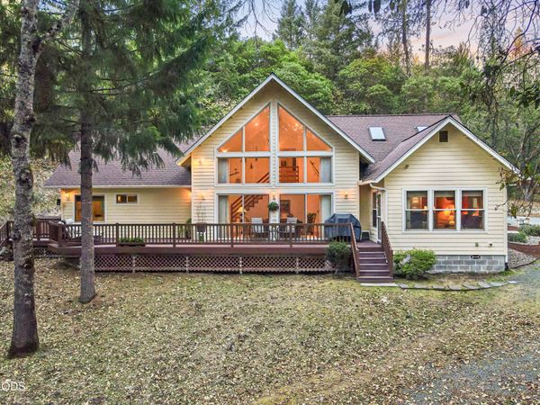 780 Pinecrest Drive, Grants Pass, OR 97526