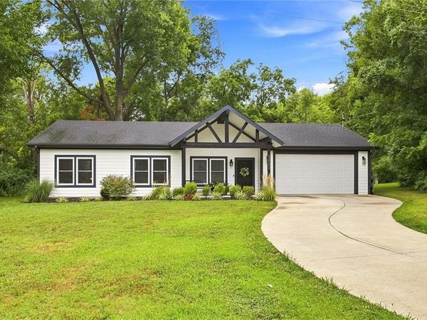 5005 Welborn Lane, Kansas City, KS 66104