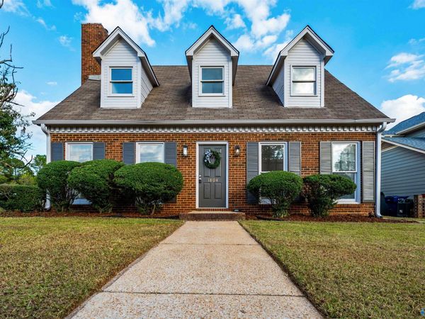 1804 Hollytree Drive NW, Huntsville, AL 35806