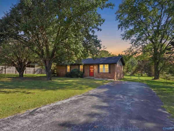 675 New Center Road, Hartselle, AL 35640