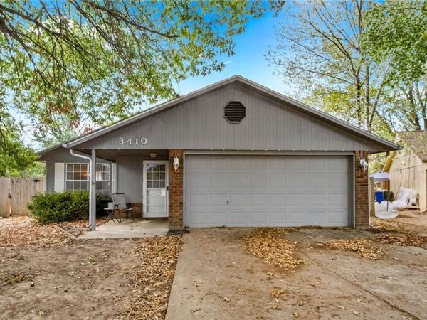 3410 W Chestnut Street , Rogers, AR 72756