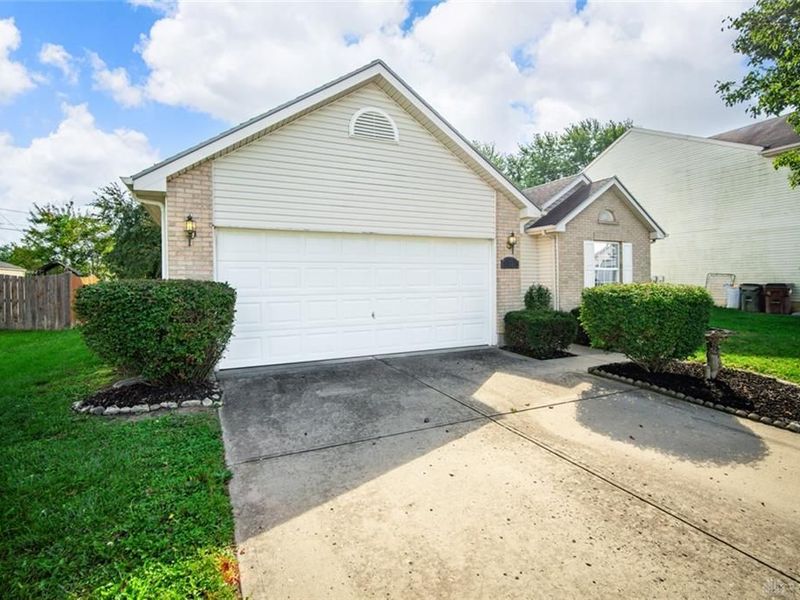 32 Hawkins Court, Germantown, OH 45327 Photo 2