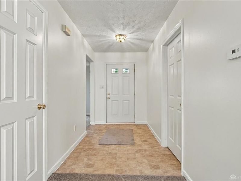 32 Hawkins Court, Germantown, OH 45327 Photo 4