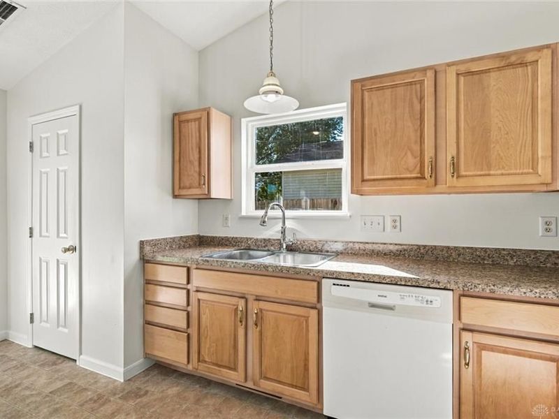32 Hawkins Court, Germantown, OH 45327 Photo 9