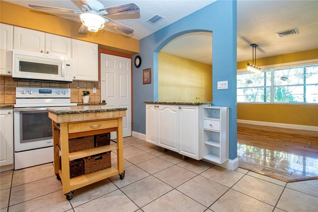 5745 Savannah Drive, Sarasota, FL 34231 Photo