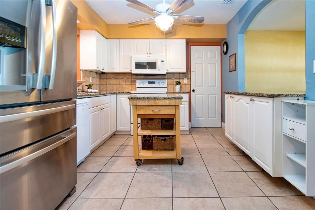 5745 Savannah Drive, Sarasota, FL 34231 Photo
