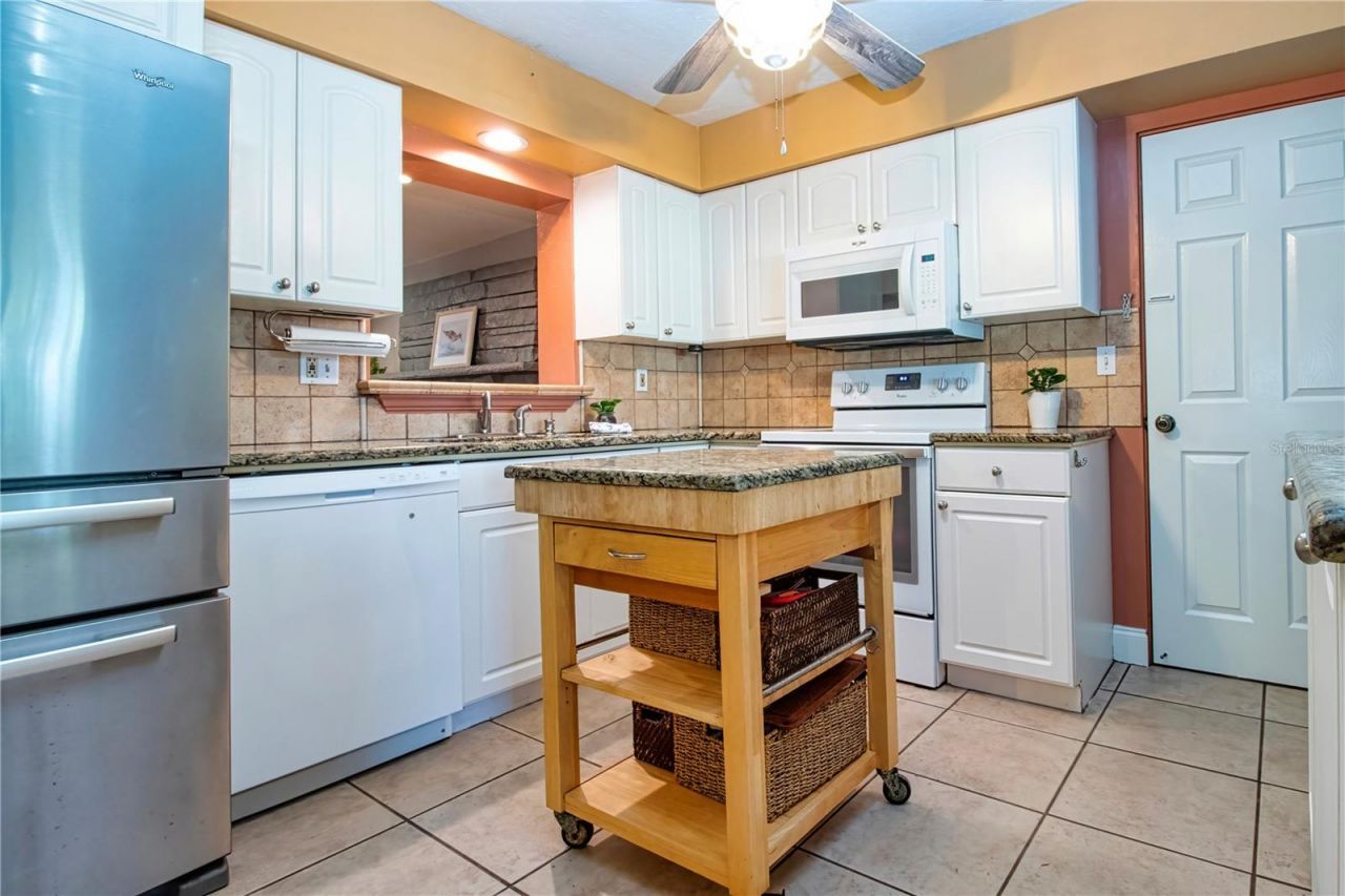 5745 Savannah Drive, Sarasota, FL 34231 Photo