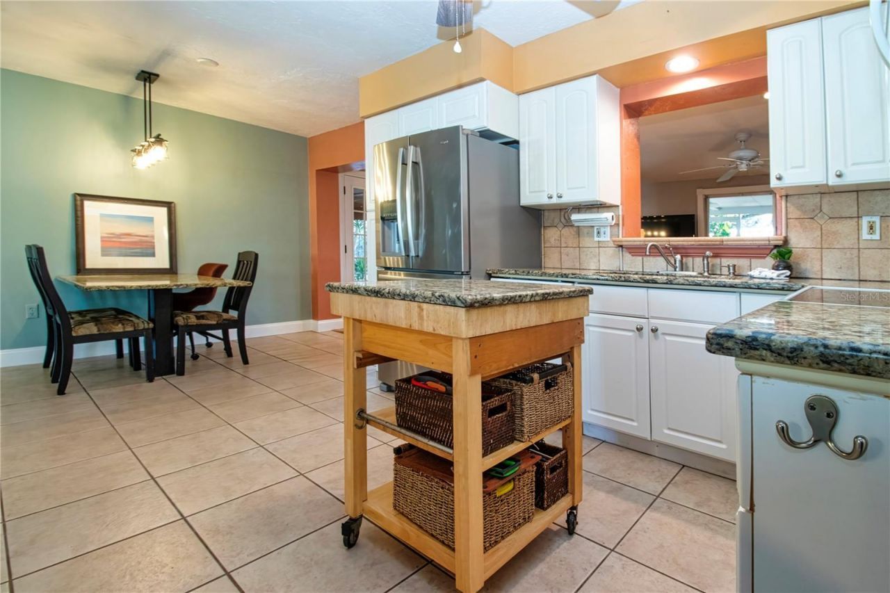 5745 Savannah Drive, Sarasota, FL 34231 Photo