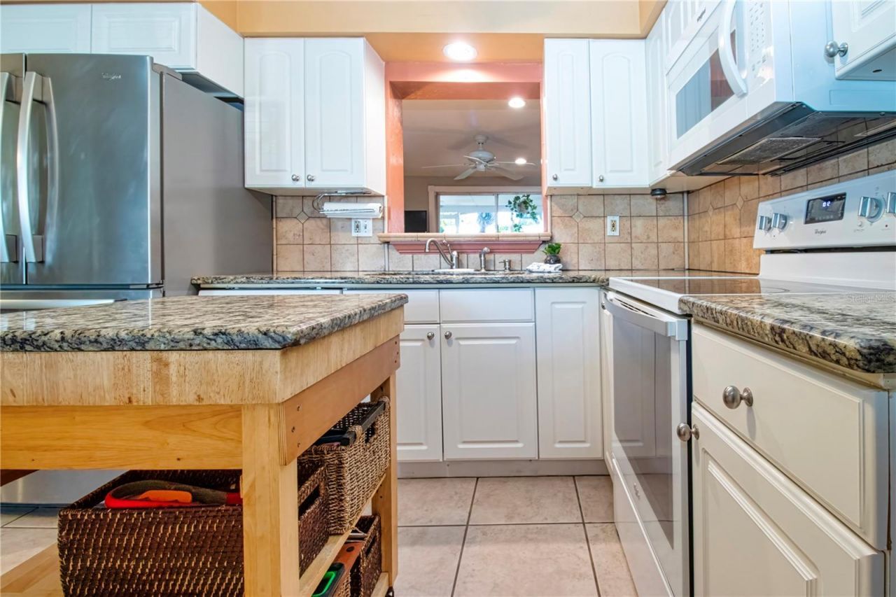 5745 Savannah Drive, Sarasota, FL 34231 Photo