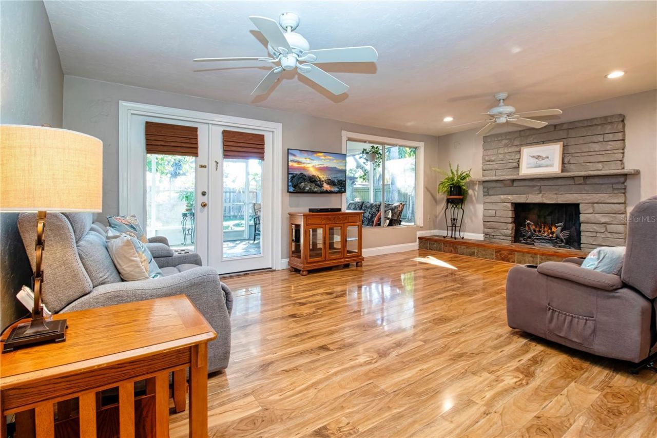 5745 Savannah Drive, Sarasota, FL 34231 Photo