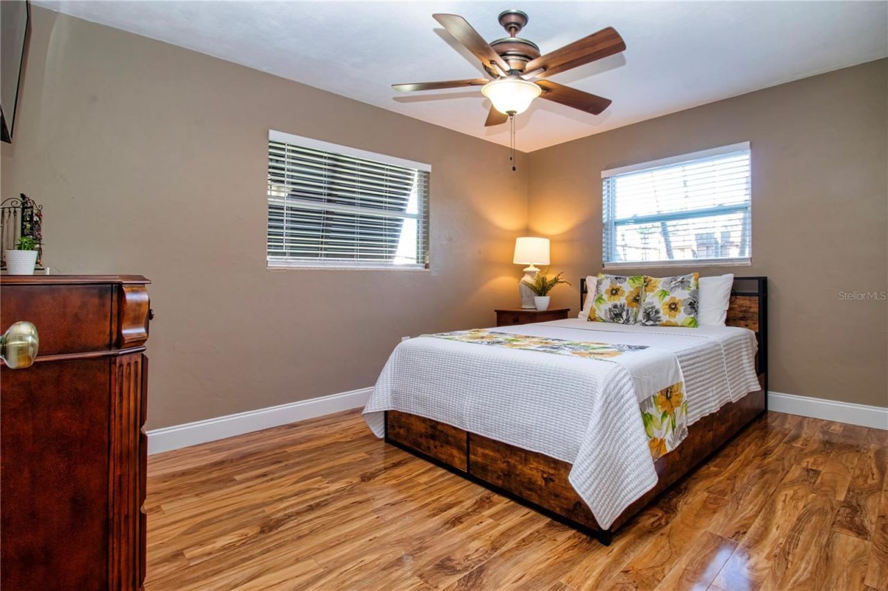 5745 Savannah Drive, Sarasota, FL 34231 Photo