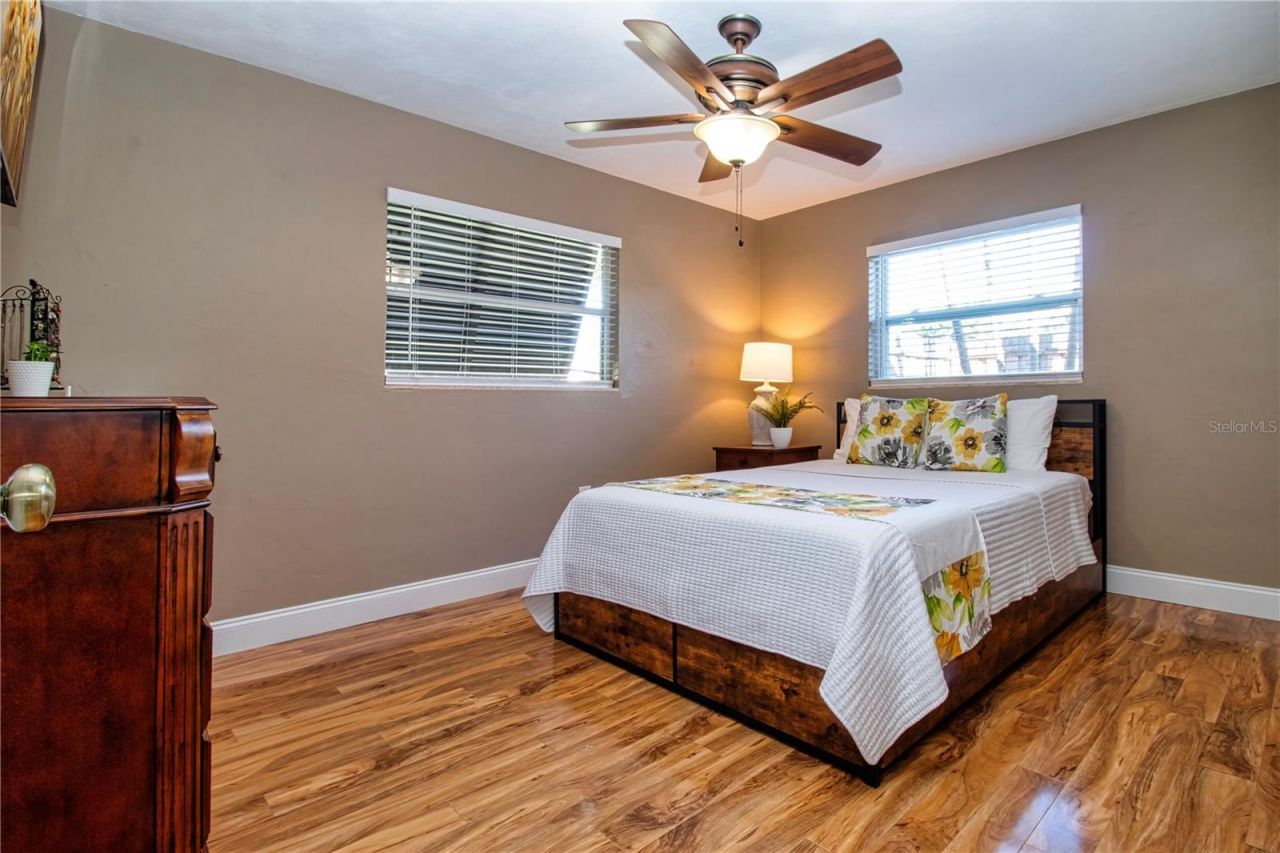 5745 Savannah Drive, Sarasota, FL 34231 Photo