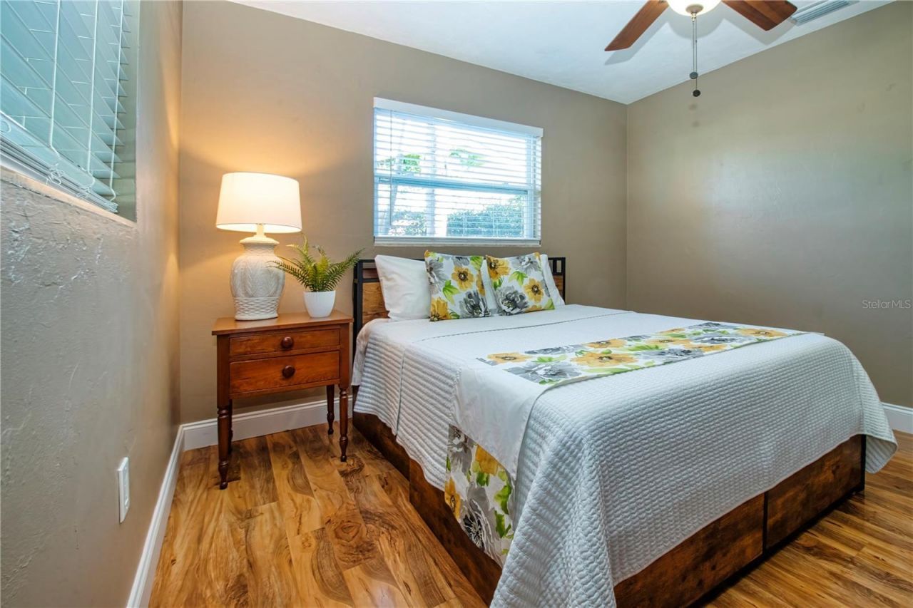 5745 Savannah Drive, Sarasota, FL 34231 Photo