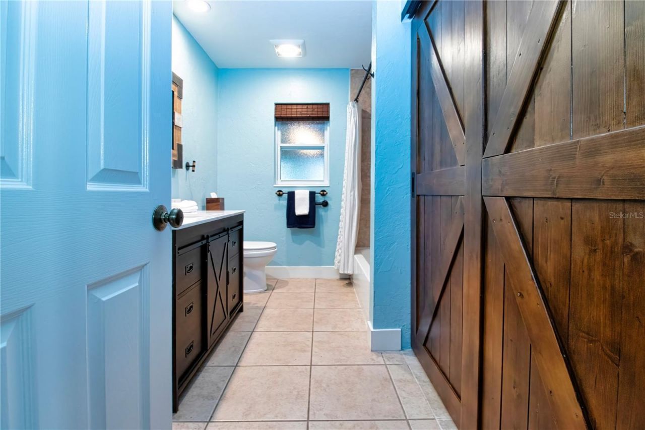 5745 Savannah Drive, Sarasota, FL 34231 Photo