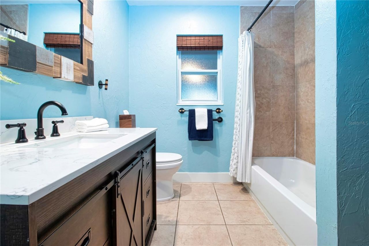 5745 Savannah Drive, Sarasota, FL 34231 Photo