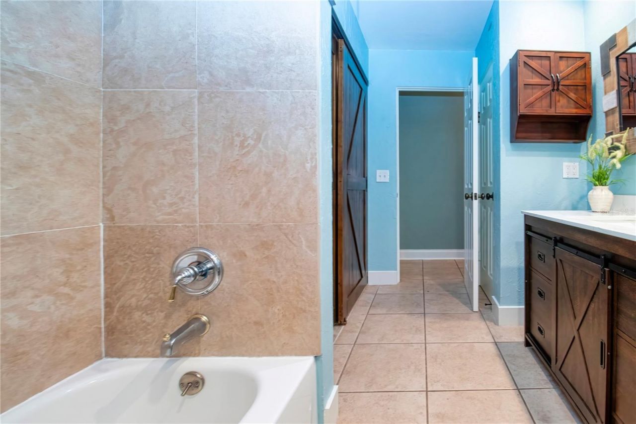 5745 Savannah Drive, Sarasota, FL 34231 Photo