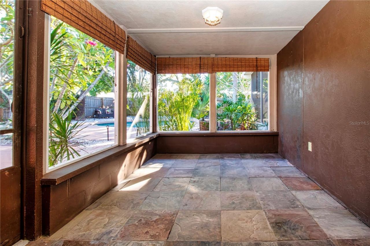5745 Savannah Drive, Sarasota, FL 34231 Photo