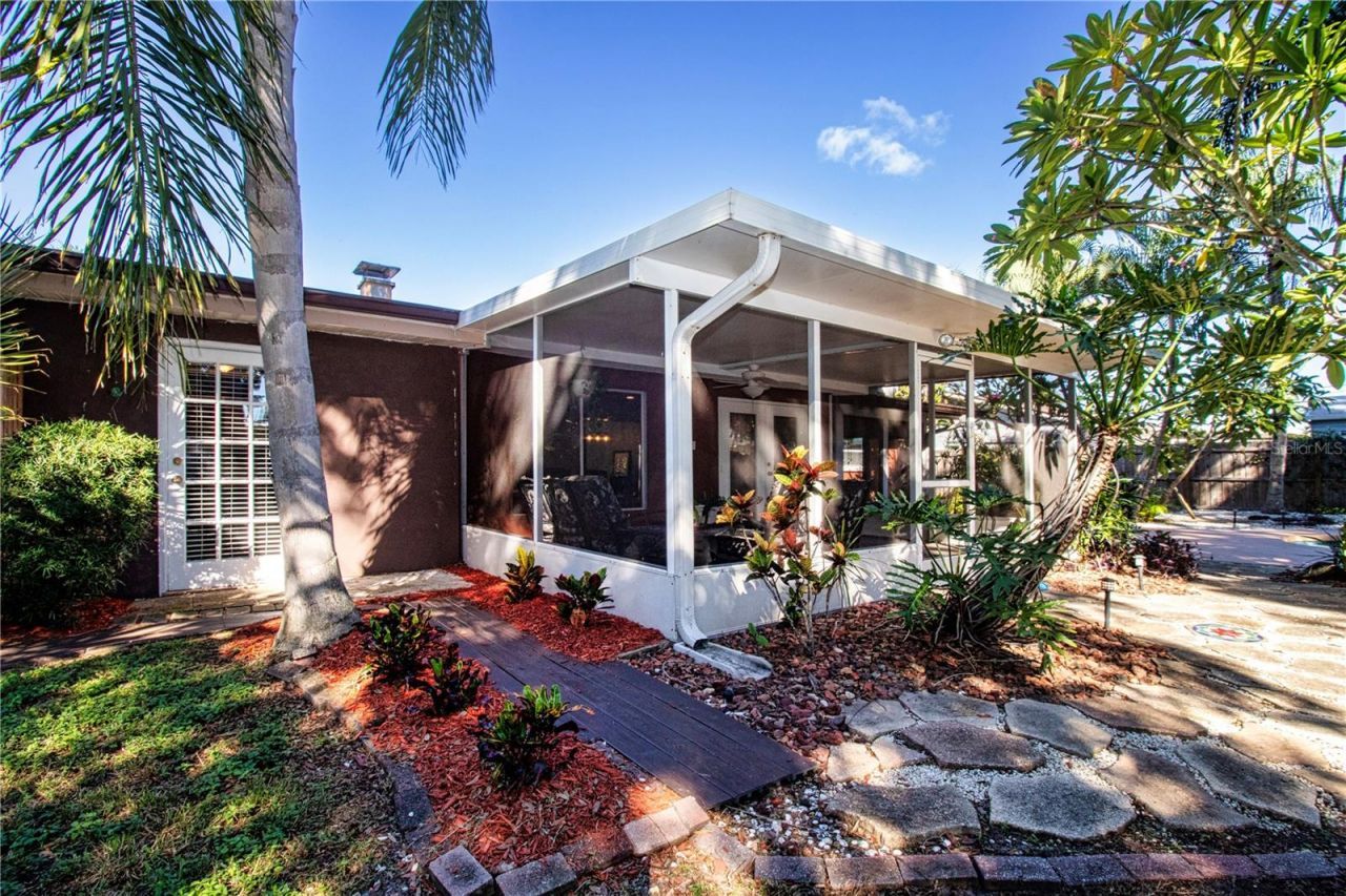 5745 Savannah Drive, Sarasota, FL 34231 Photo