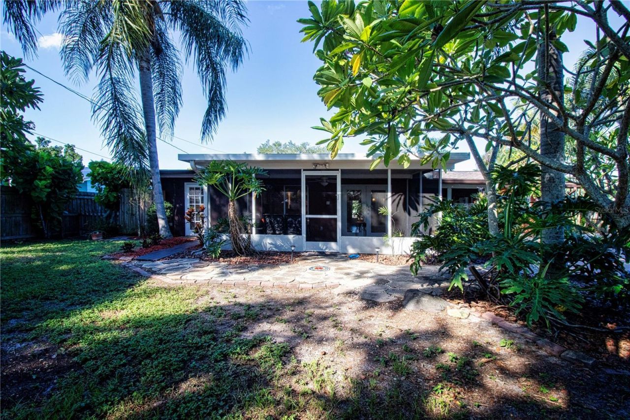 5745 Savannah Drive, Sarasota, FL 34231 Photo