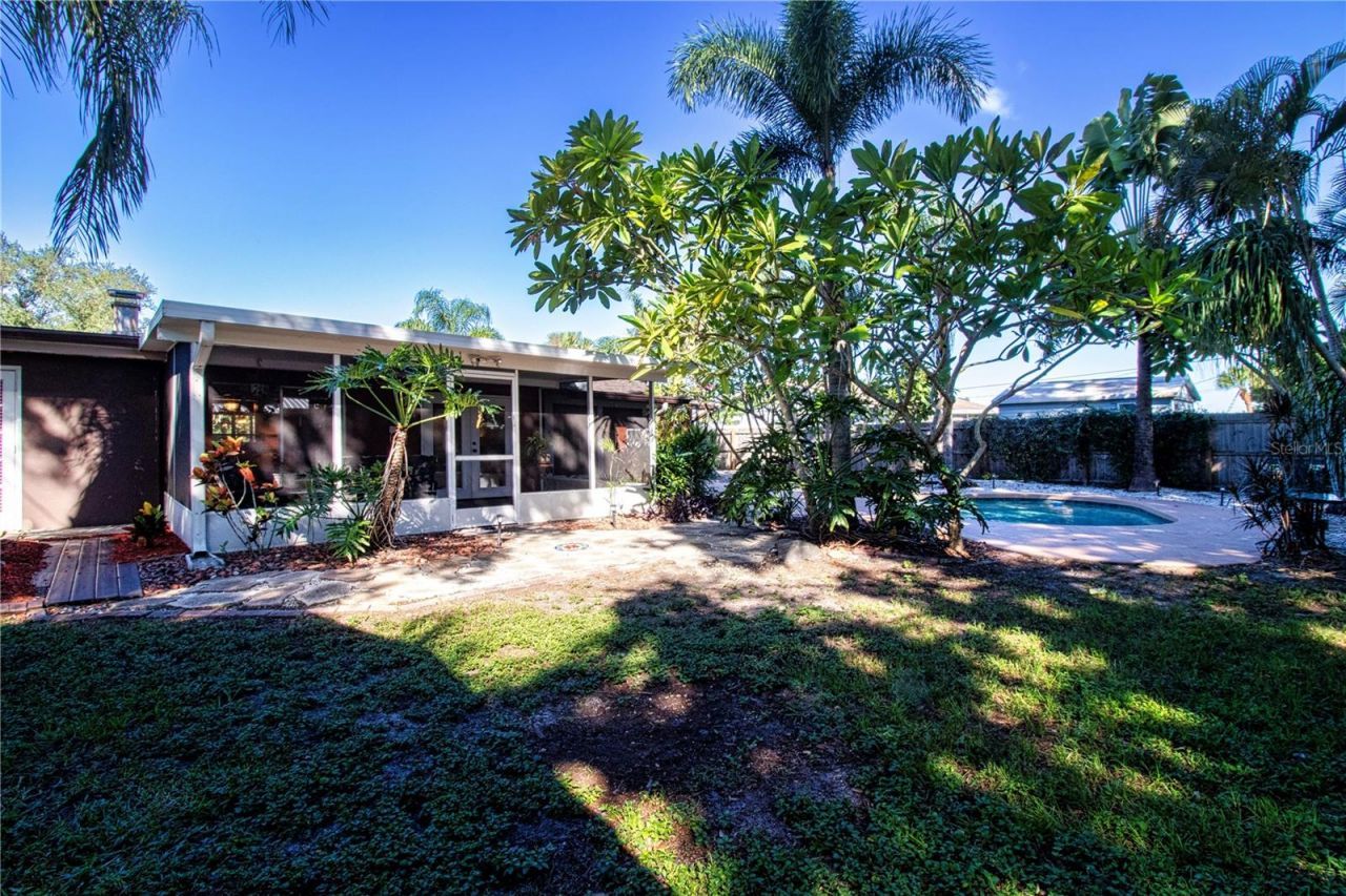 5745 Savannah Drive, Sarasota, FL 34231 Photo