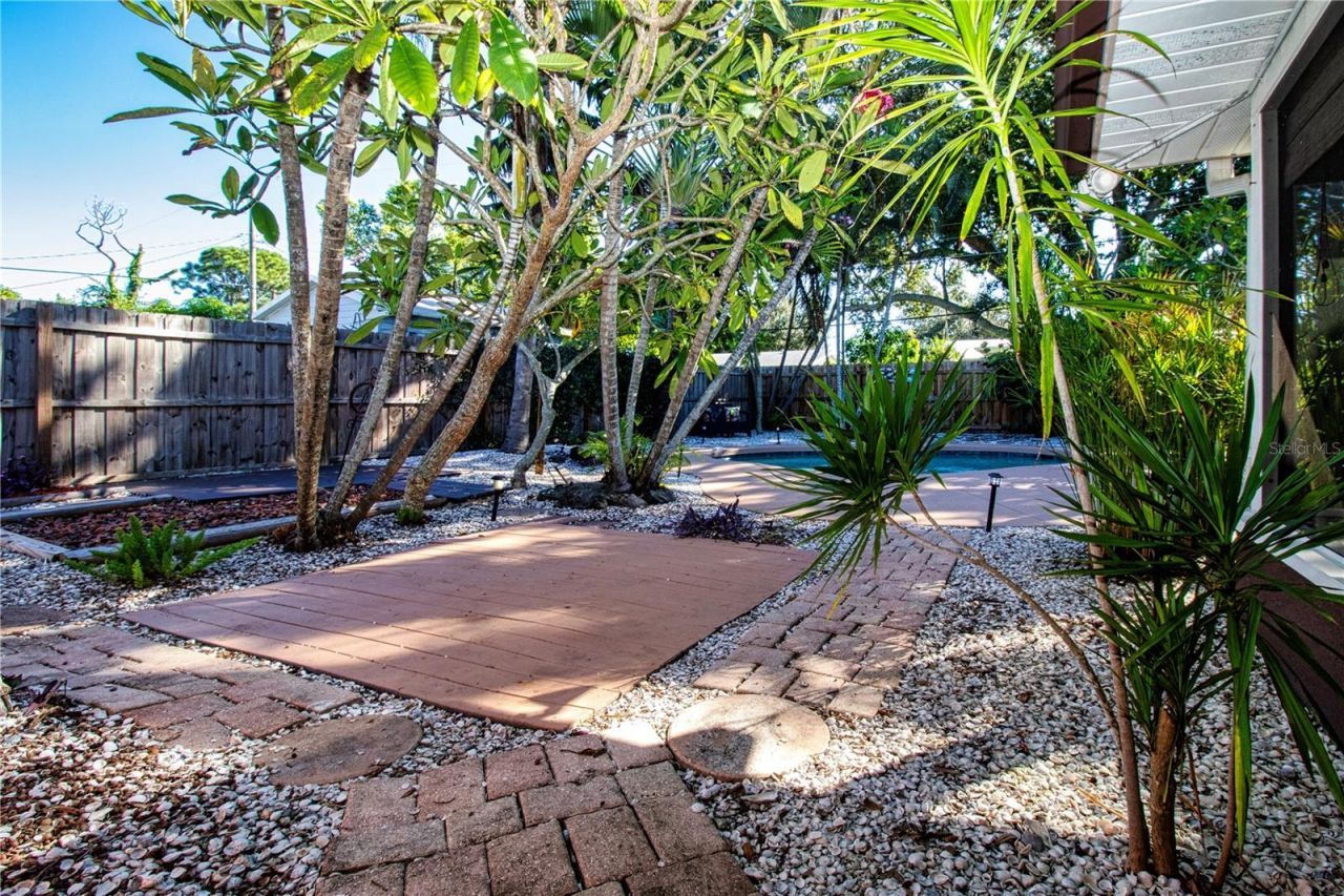 5745 Savannah Drive, Sarasota, FL 34231 Photo