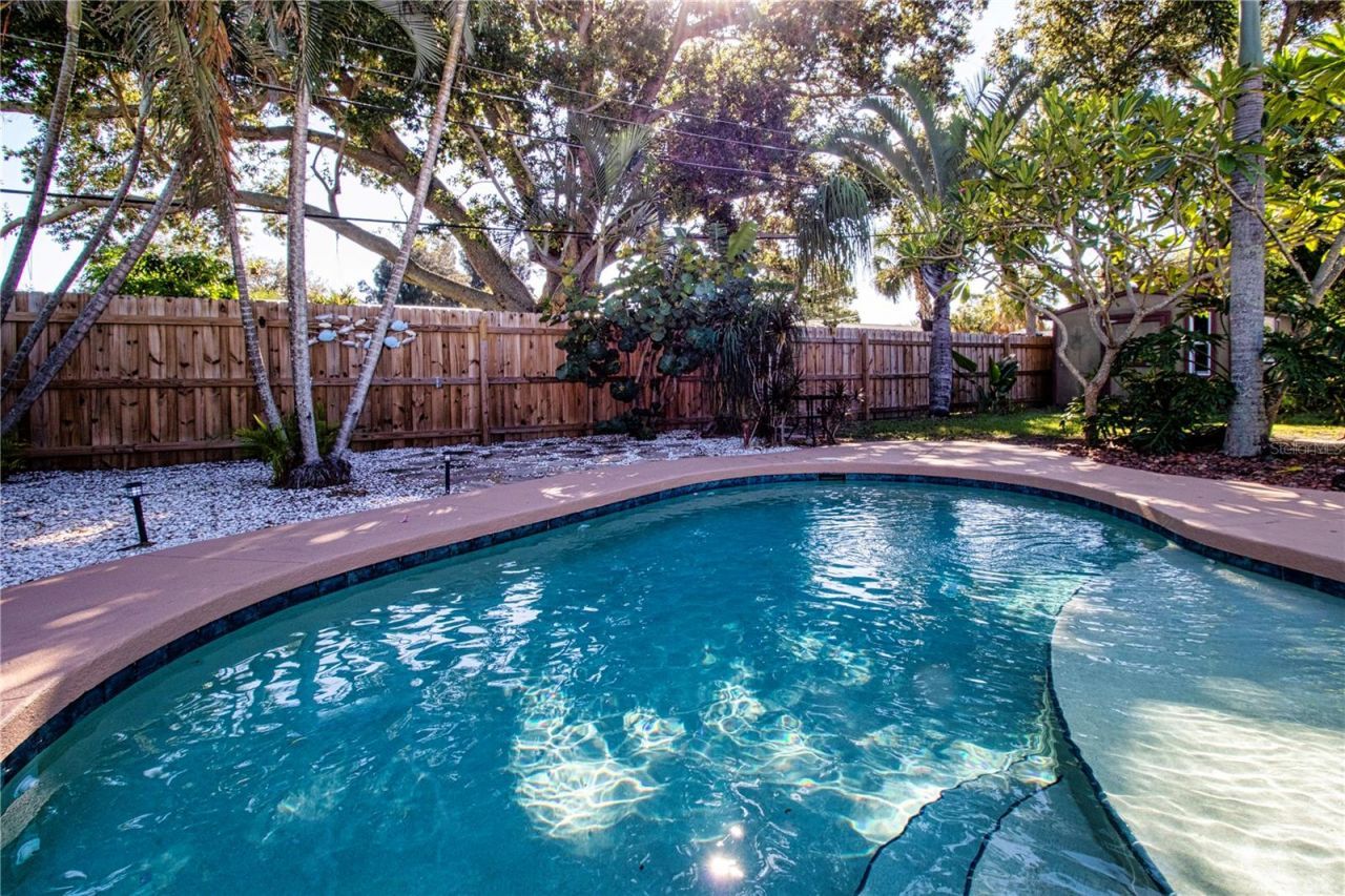 5745 Savannah Drive, Sarasota, FL 34231 Photo