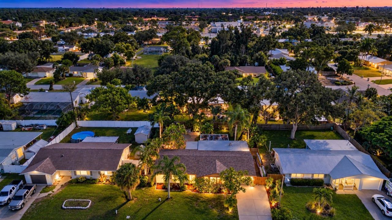 5745 Savannah Drive, Sarasota, FL 34231 Photo