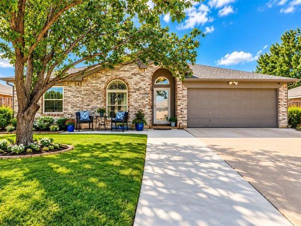 308 Candlestick Trail, Saginaw, TX 76179