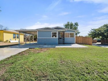 2313 Lucas Drive, Fort Worth, TX 76112