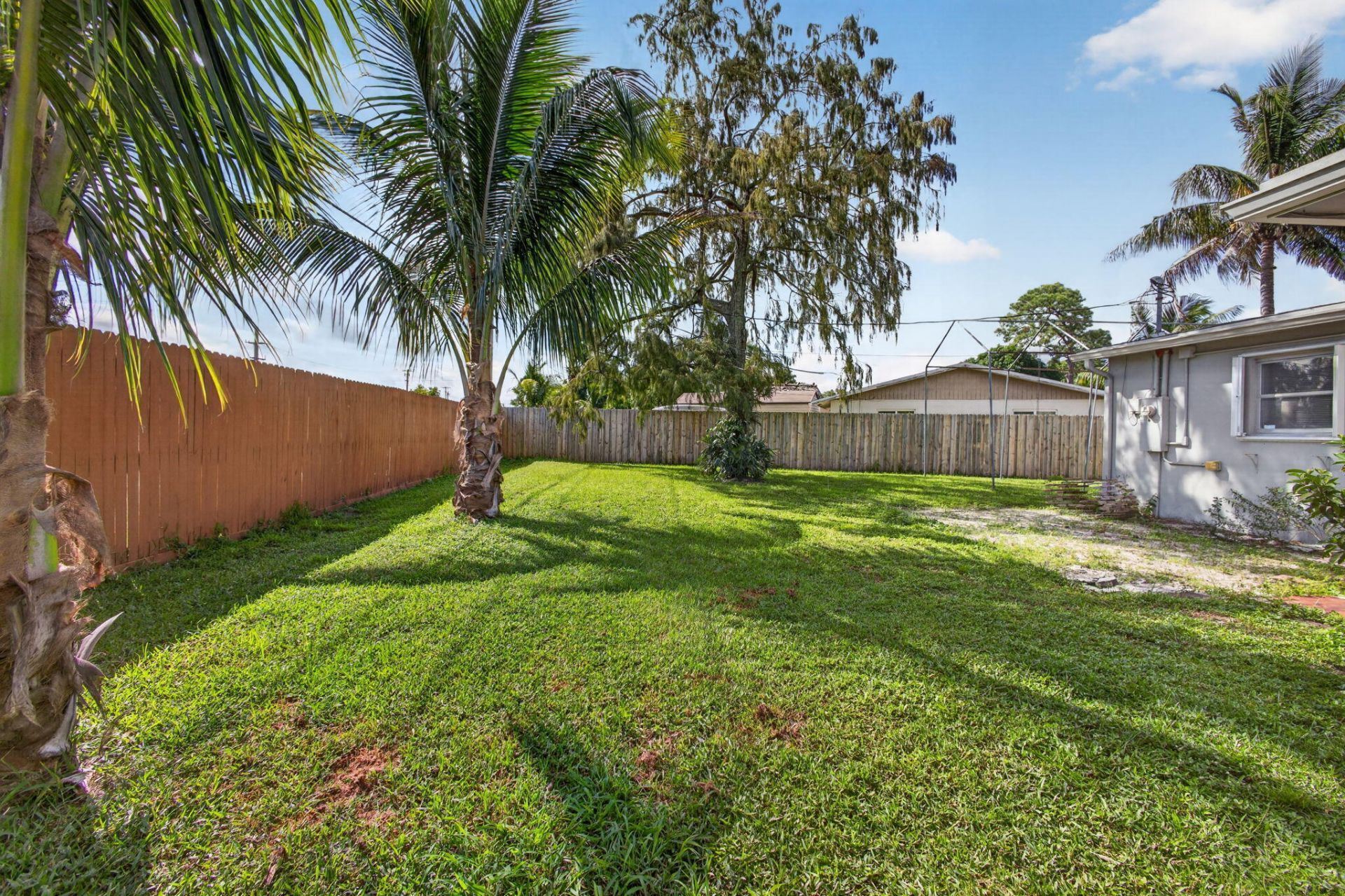 446 E Shadyside Circle, West Palm Beach, FL 33415 Photo