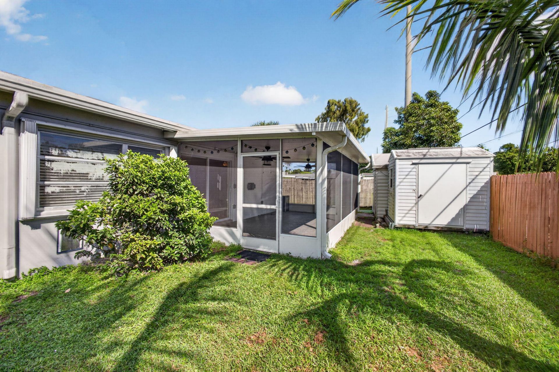446 E Shadyside Circle, West Palm Beach, FL 33415 Photo
