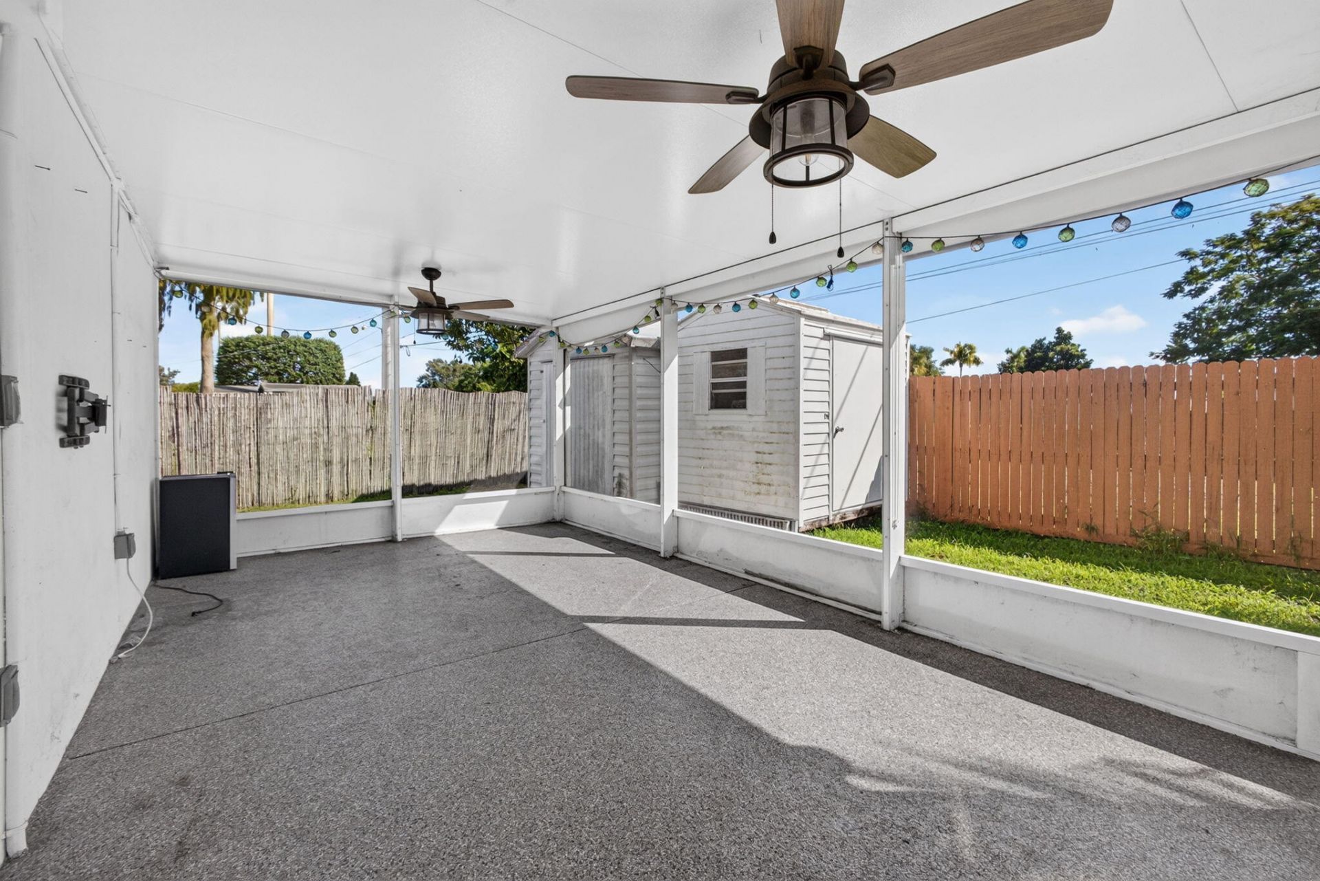 446 E Shadyside Circle, West Palm Beach, FL 33415 Photo