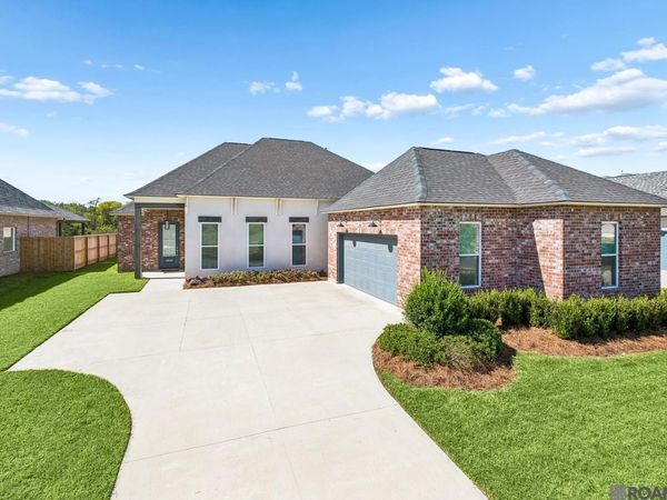 9836 Oak Colony Dr, Baton Rouge, LA 70817