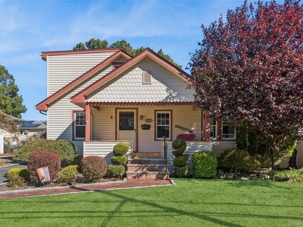 2171 Washington Street , Merrick, NY 11566