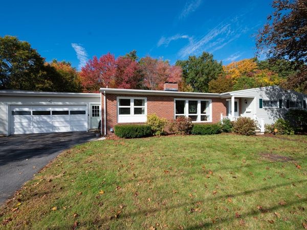 112 Bonnydale Rd, Leominster, MA 01453