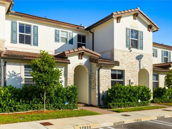 12053 NW 24th Pl , Miami, FL 33167