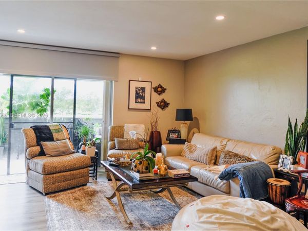 8335 SW 72nd Ave, Unit 306D, Miami, FL 33143