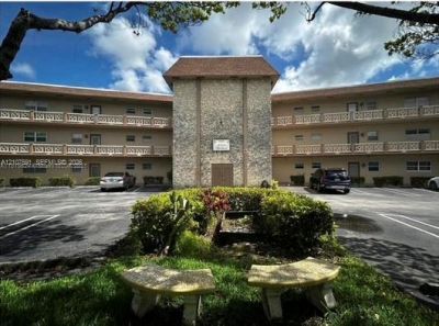5003 NW 35th St, Unit 506, Lauderdale Lakes, FL 33319 Photo