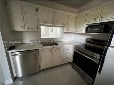 5003 NW 35th St, Unit 506, Lauderdale Lakes, FL 33319 Photo