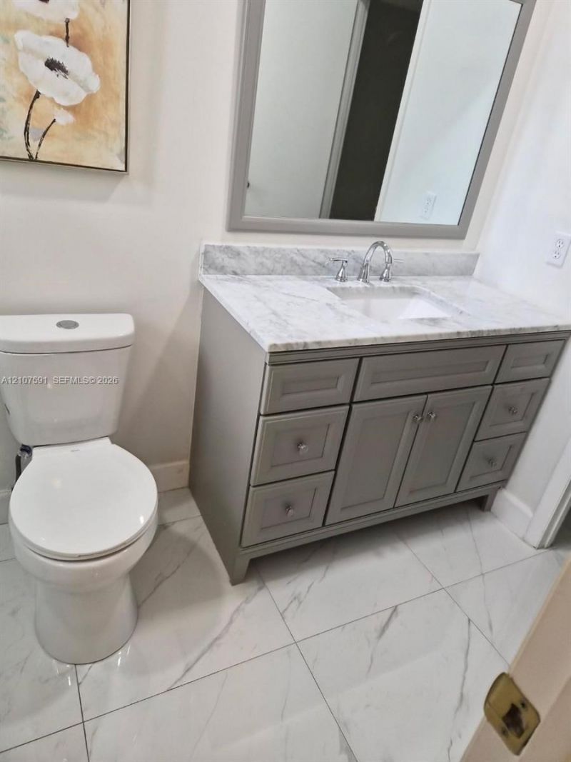 5003 NW 35th St, Unit 506, Lauderdale Lakes, FL 33319 Photo