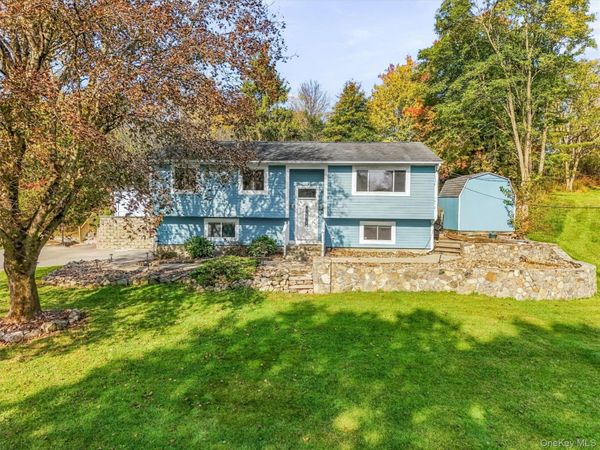 54 Daley Road , Poughkeepsie, NY 12603