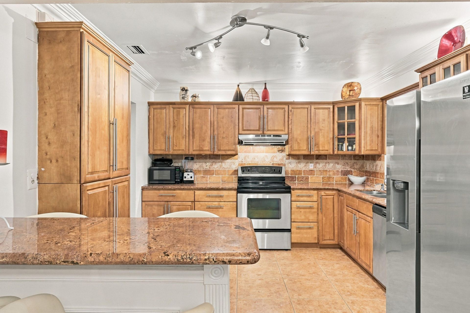 8670 NW 19th Street, Pembroke Pines, FL 33024 Photo